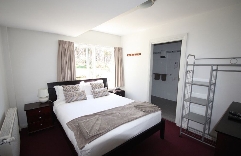 Queen And Single Room Queen And Single Room